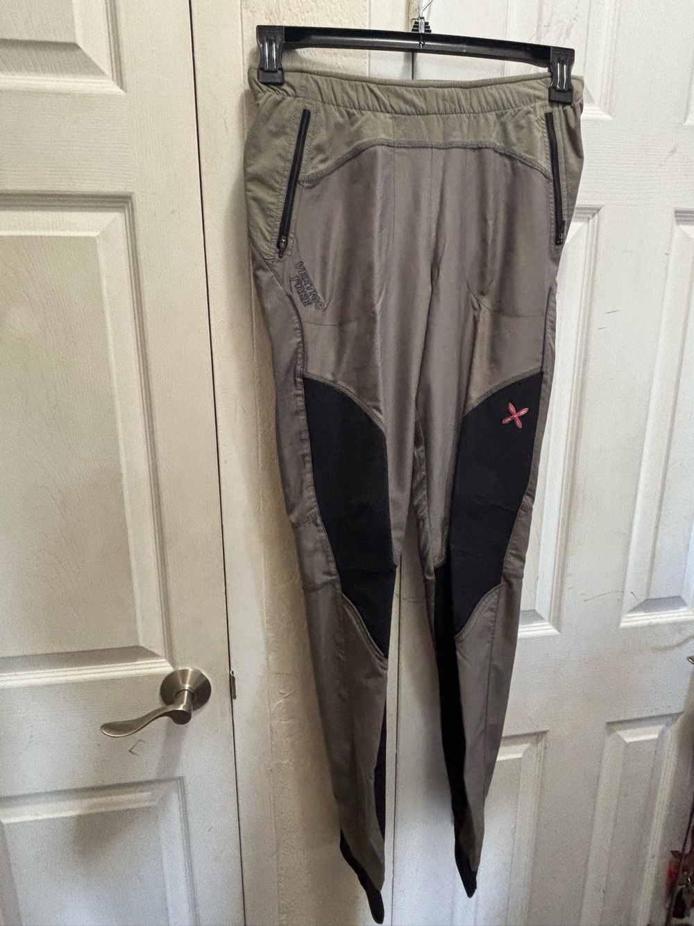 Montura Gray and Black Performance Tights with Pink Accent